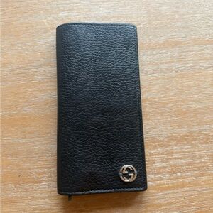 Gucci Black Leather Key Holder with Silver Logo